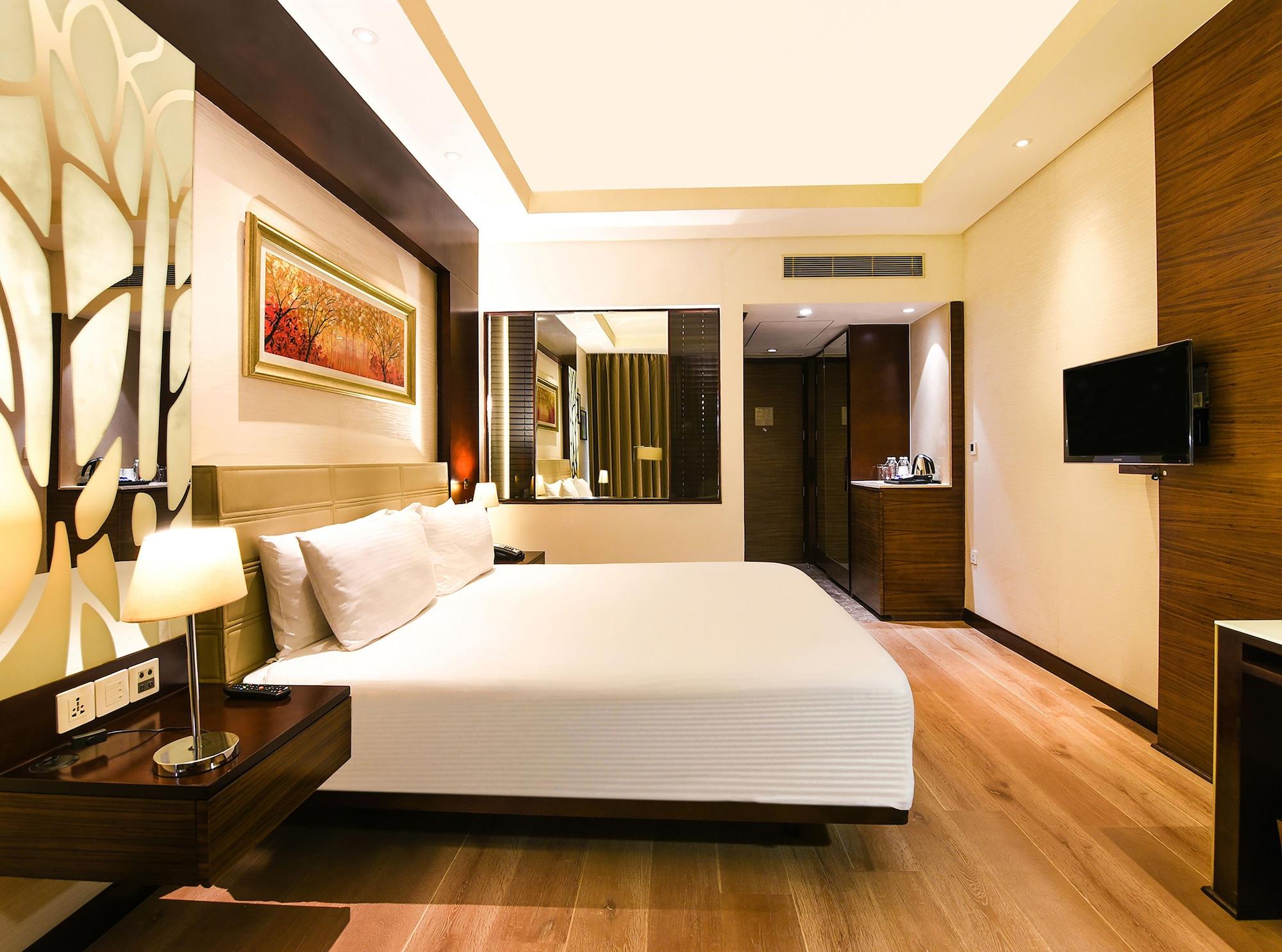 Doubletree By Hilton Gurugram Baani Square Hotell Gurgaon Exteriör bild