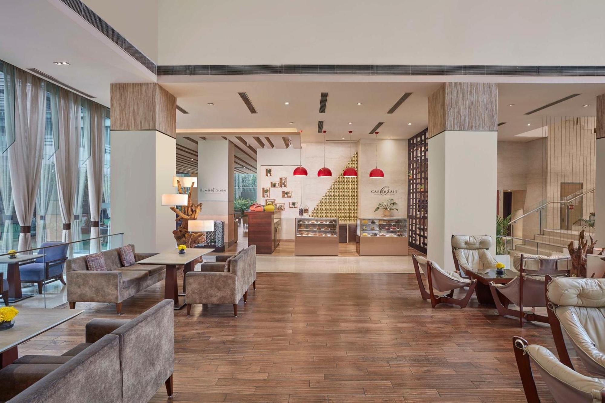 Doubletree By Hilton Gurugram Baani Square Hotell Gurgaon Exteriör bild